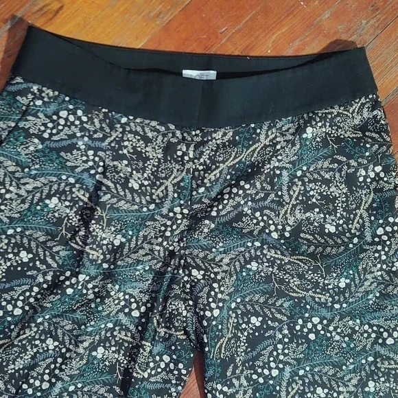 Ann Taylor LOFT Floral Print Black Pants Sz 6 - Picture 2 of 11
